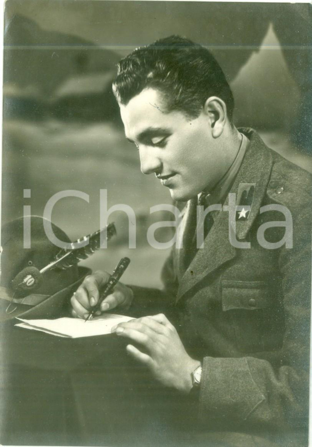 Cartolina originale da collezione 1942 WW2 Alpino del 10Â° Reggimento scrive lettera a casa Cartolina FG VG 1