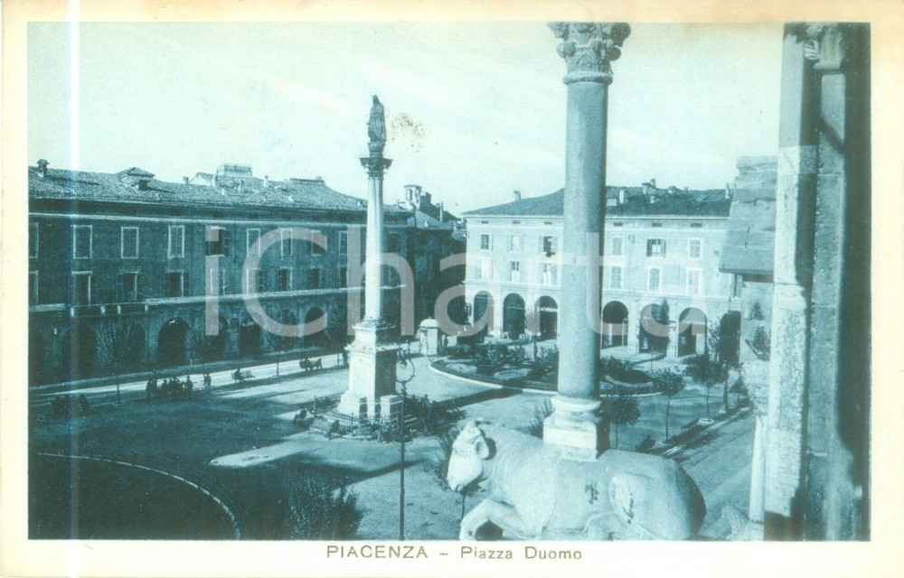 Cartolina originale da collezione 1935 ca PIACENZA Veduta di Piazza DUOMO Cartolina FP NV 1