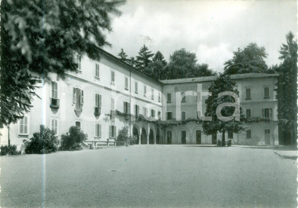 Cartolina originale da collezione 1965 TRADATE VA Veduta del Collegio Arcivescovile Cartolina FG VG 1