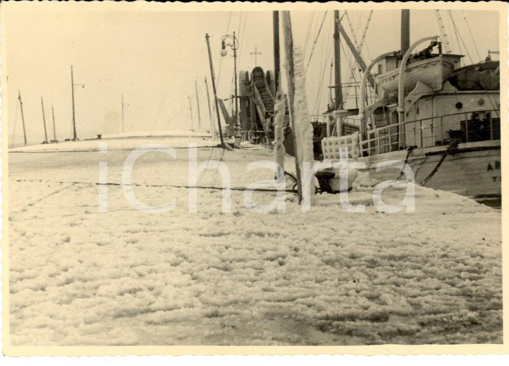 Cartolina originale da collezione 1954 TRIESTE Molo AUDACE coperto dalla neve Foto cartolina FG VG 1