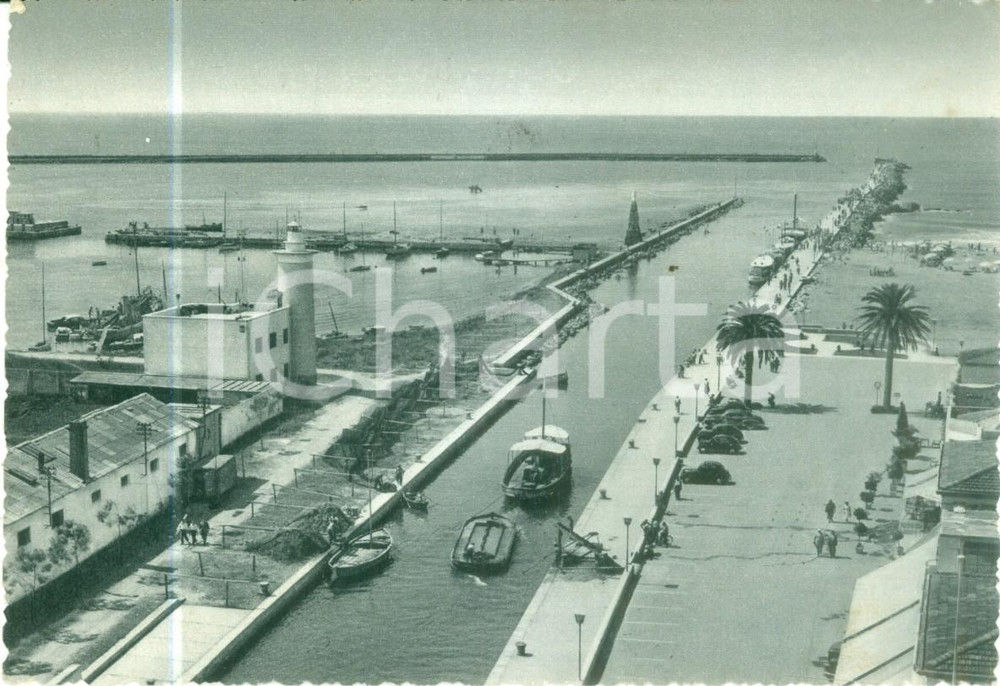 Cartolina originale da collezione 1940 ca VIAREGGIO LU Barca da trasporto lungo il canale del molo Cartolina FP 1