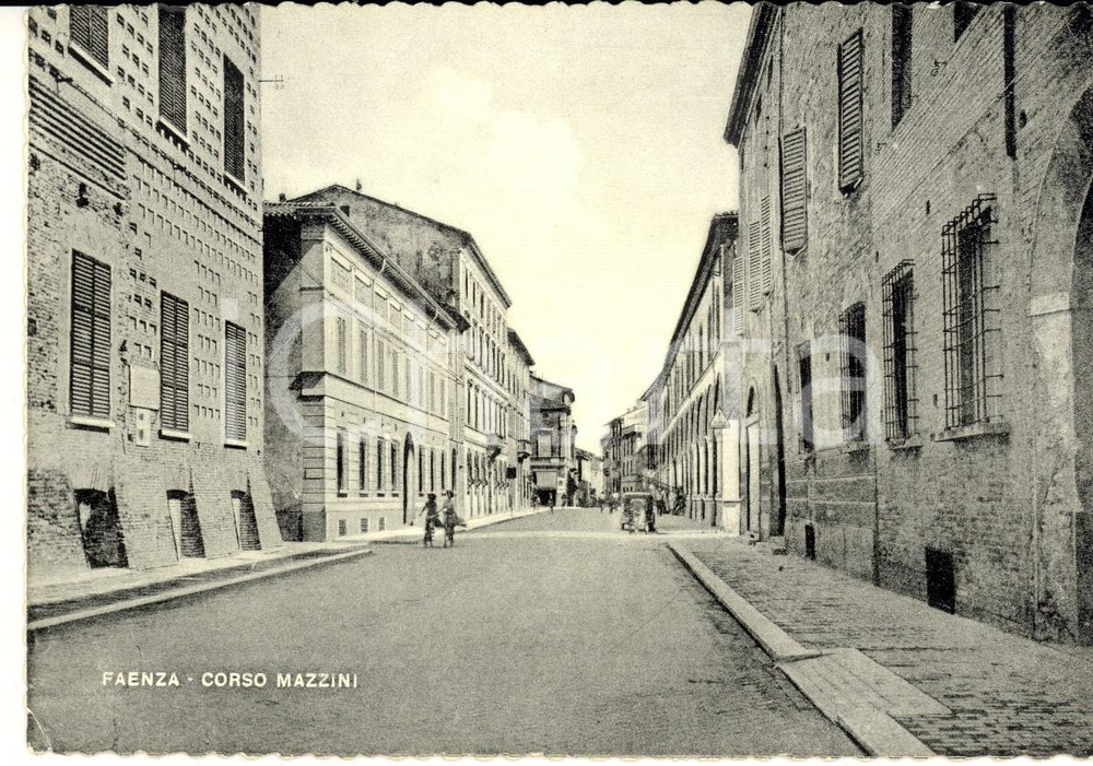 Cartolina originale da collezione 1950 ca FAENZA RA Veduta di corso MAZZINI Cartolina animata FG VG 1
