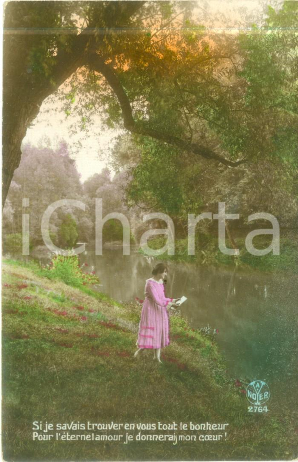 Cartolina originale da collezione 1920 ca FRANCIA Innamorata legge lettera in riva al fiume Cartolina FP NV 1