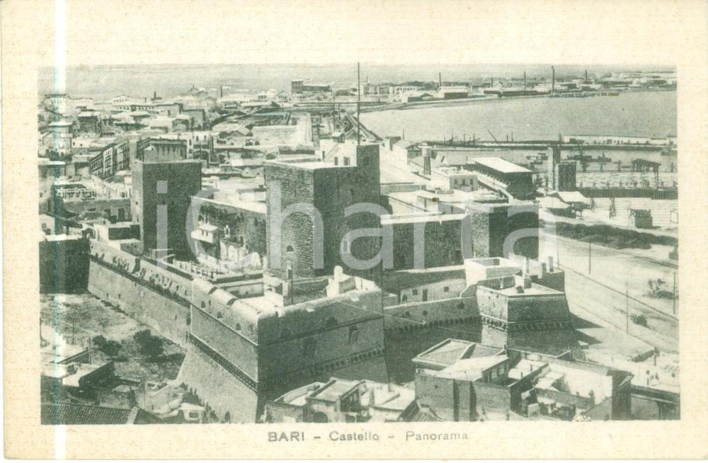 Cartolina originale da collezione 1930 ca BARI Panorama con il Castello e il porto Cartolina FP NV 1