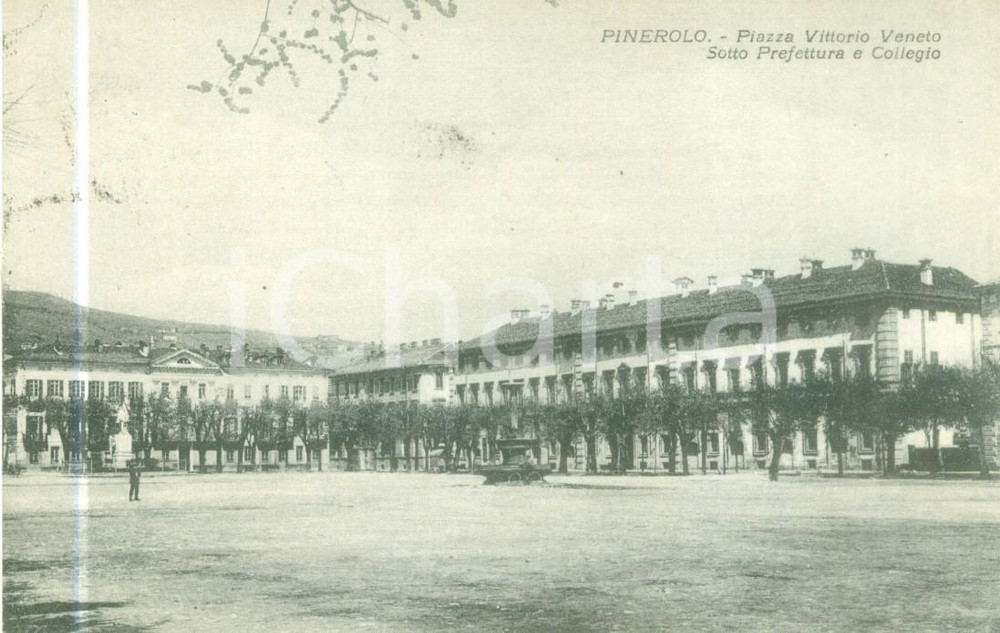 Cartolina originale da collezione 1929 PINEROLO TO Piazza Vittorio Veneto Sottoprefettura Cartolina FP VG 1