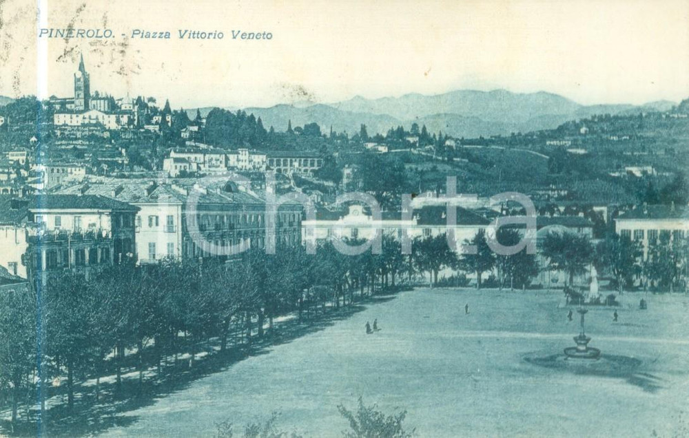 Cartolina originale da collezione 1927 PINEROLO TO Panorama di Piazza Vittorio Veneto Cartolina FP VG 1