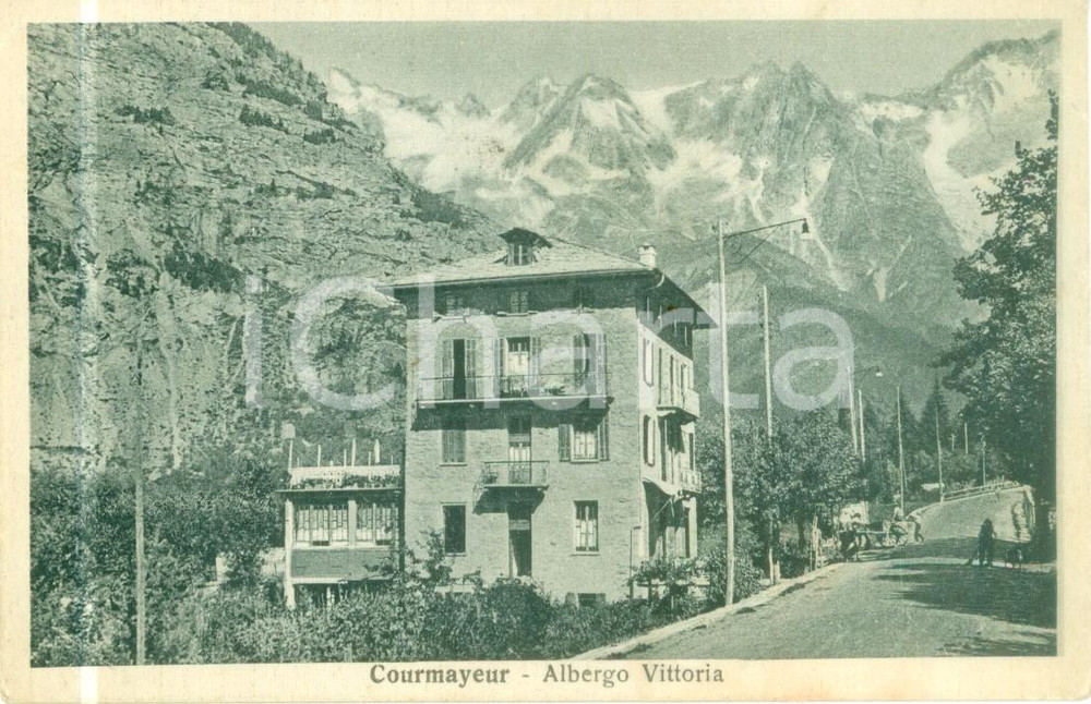 1935 ca COURMAYEUR (AO) L'Albergo Vittoria con carretto *Cartolina FP NV
