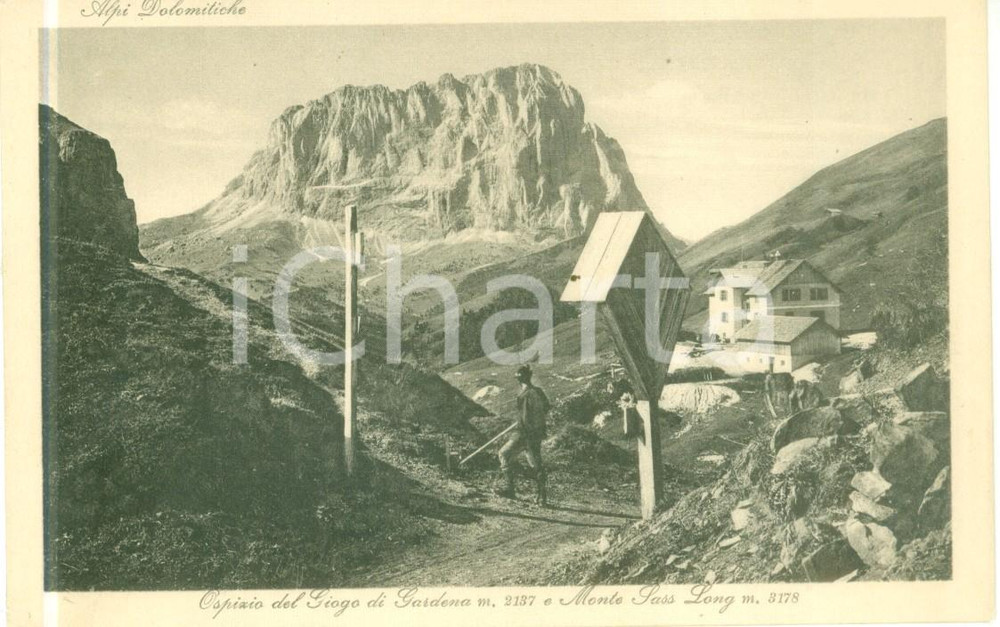 Cartolina originale da collezione 1930 ca SANTA CRISTINA VALGARDENA Scalatore osserva il SASLONG Cartolina FP NV 1