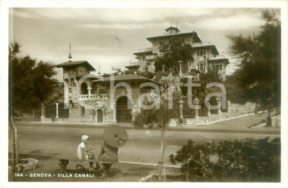 Cartolina originale da collezione 1933 GENOVA Madre e figlio riposano davanti a Villa CANALI Cartolina FP VN 1