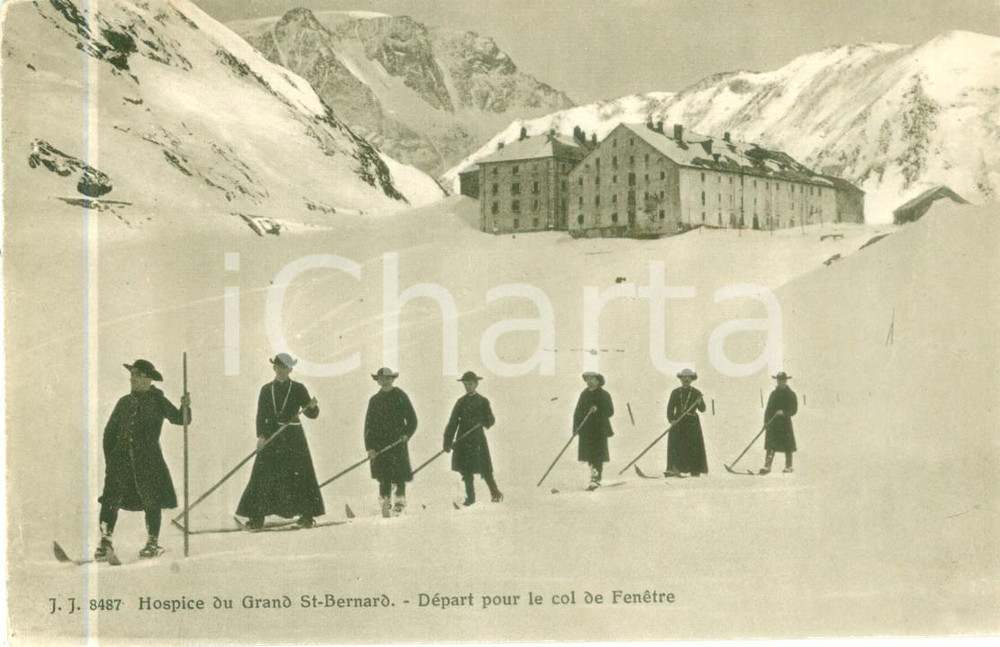 Cartolina originale da collezione 1930 ca GRAN SAN BERNARDO Preti sciatori in marcia per Col de FenÃªtre Cartolina 1