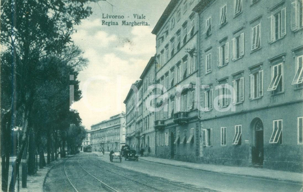 Cartolina originale da collezione 1941 LIVORNO Carretto e automobili Viale Regina Margherita Cartolina DANNEGGIATA 1