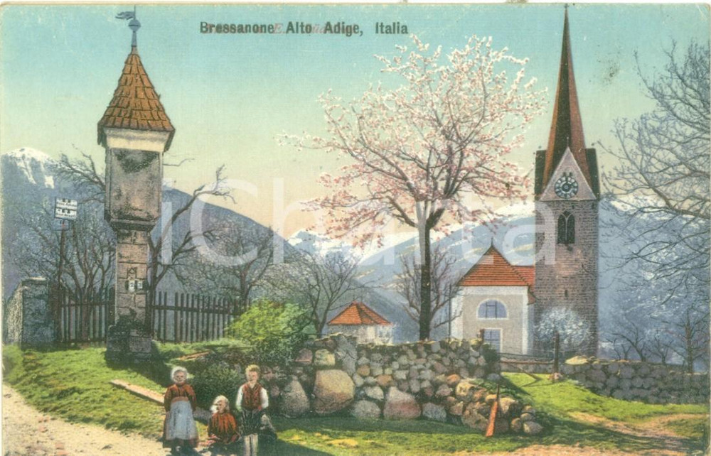 Cartolina originale da collezione 1939 BRESSANONE BZ Bambini nel cortile della Chiesa Cartolina FP NV 1