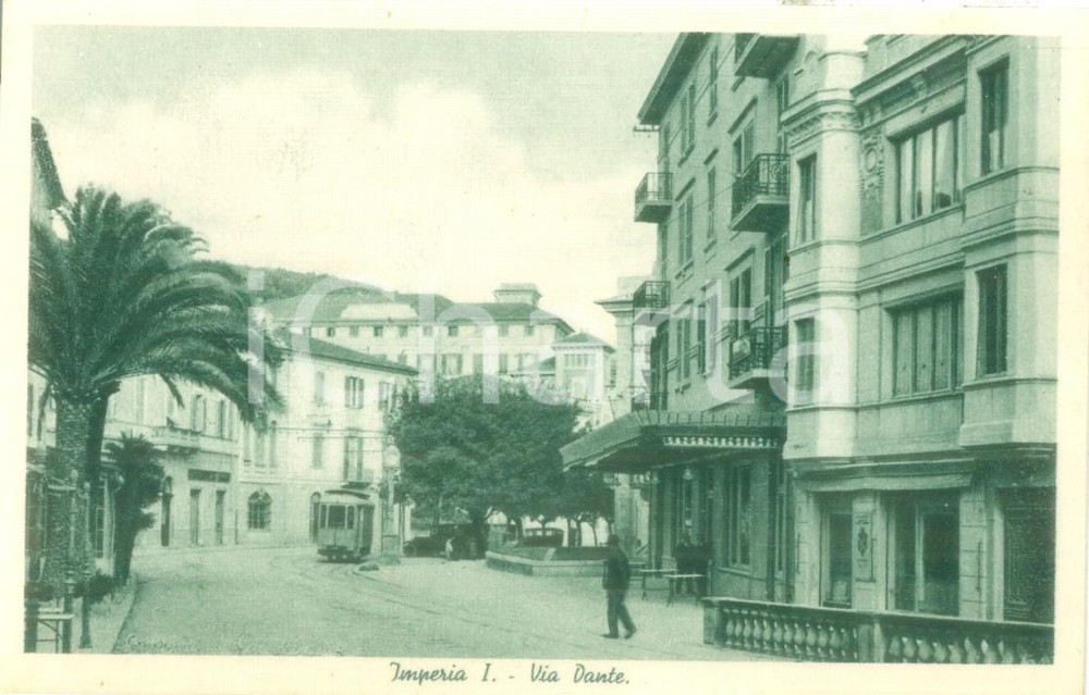 Cartolina originale da collezione 1935 ca IMPERIA Tram in transito in Via DANTE Cartolina FP NV 1