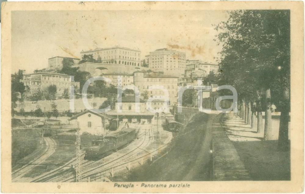 Cartolina originale da collezione 1945 ca PERUGIA Panorama con treno in partenza Cartolina FP VG 1