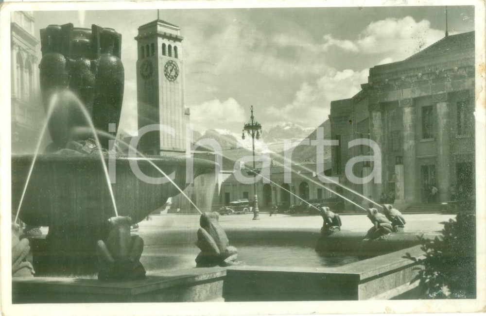 Cartolina originale da collezione 1940 BOLZANO La Stazione ferroviaria con la fontana Cartolina FP VG 1