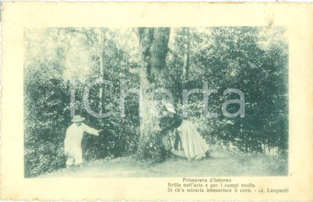 Cartolina originale da collezione 1918 INNAMORATI Giocando a nascondino nel boscoCartolina FP NV 1