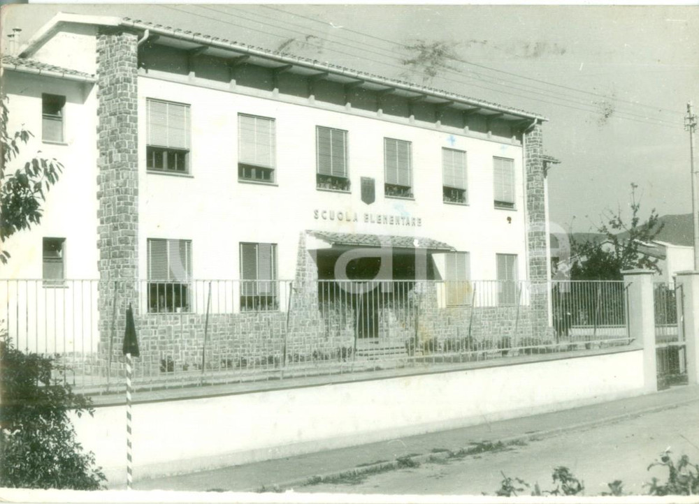 Cartolina originale da collezione 1958 FIRENZE Un edificio della scuola elementare Cartolina FG VG 1