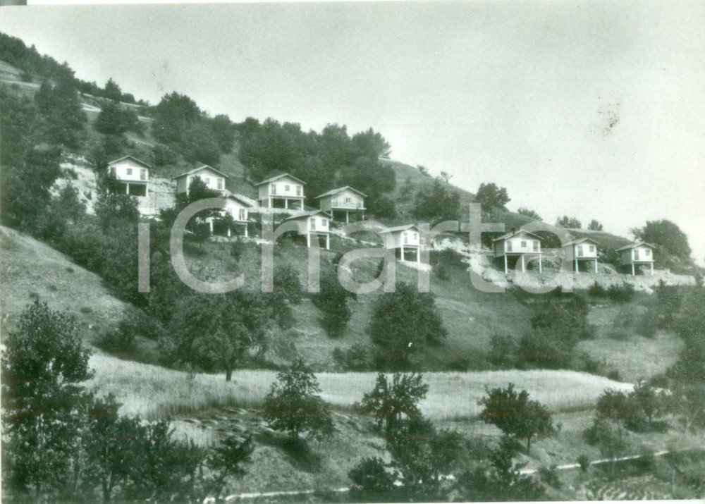 Cartolina originale da collezione 1968 ROCCAVIGNALE SV Il Villaggio MALVOLTI a PIANISSOLO Cartolina FG VG 1