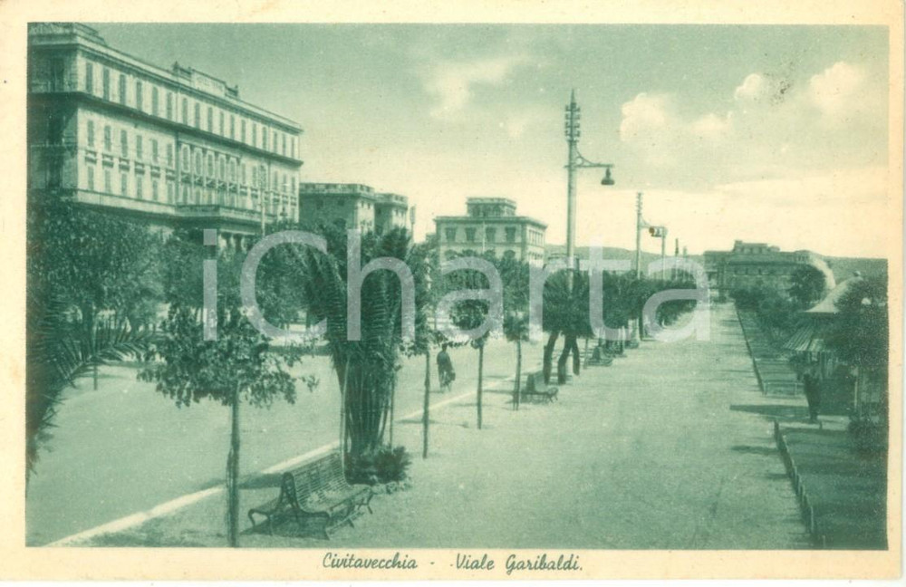 Cartolina originale da collezione 1935 ca CIVITAVECCHIA RM Passeggiata lungo Viale GARIBALDI Cartolina FP NV 1