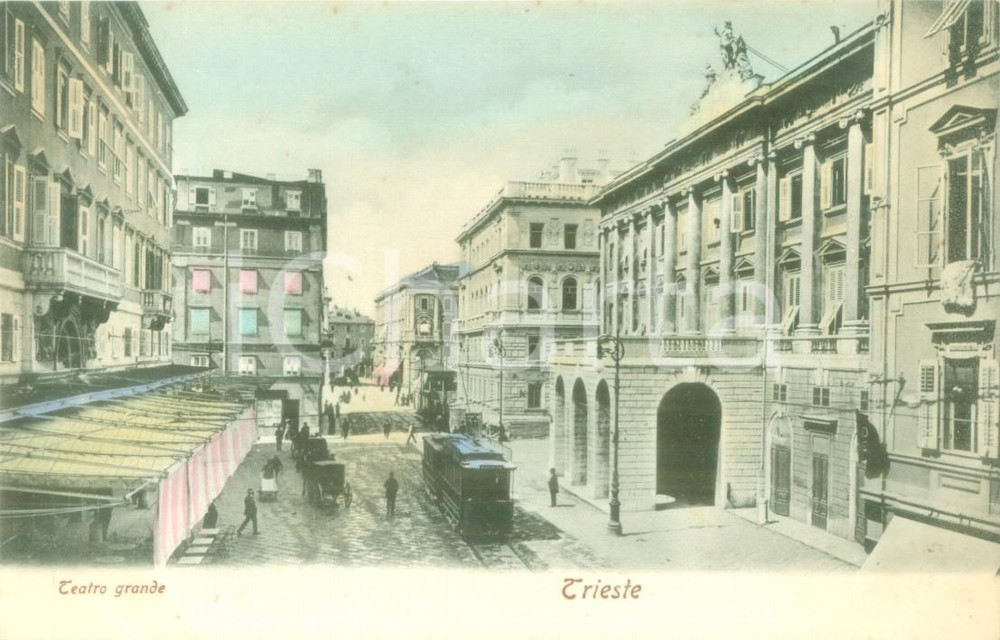 Cartolina originale da collezione 1920 ca TRIESTE Tram e carrozze in teatro Grande Cartolina FP NV 1