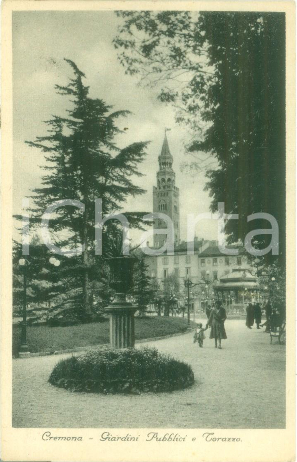 1940 CREMONA A passeggio ai giardini pubblici e Torrazzo Cartolina FP VG