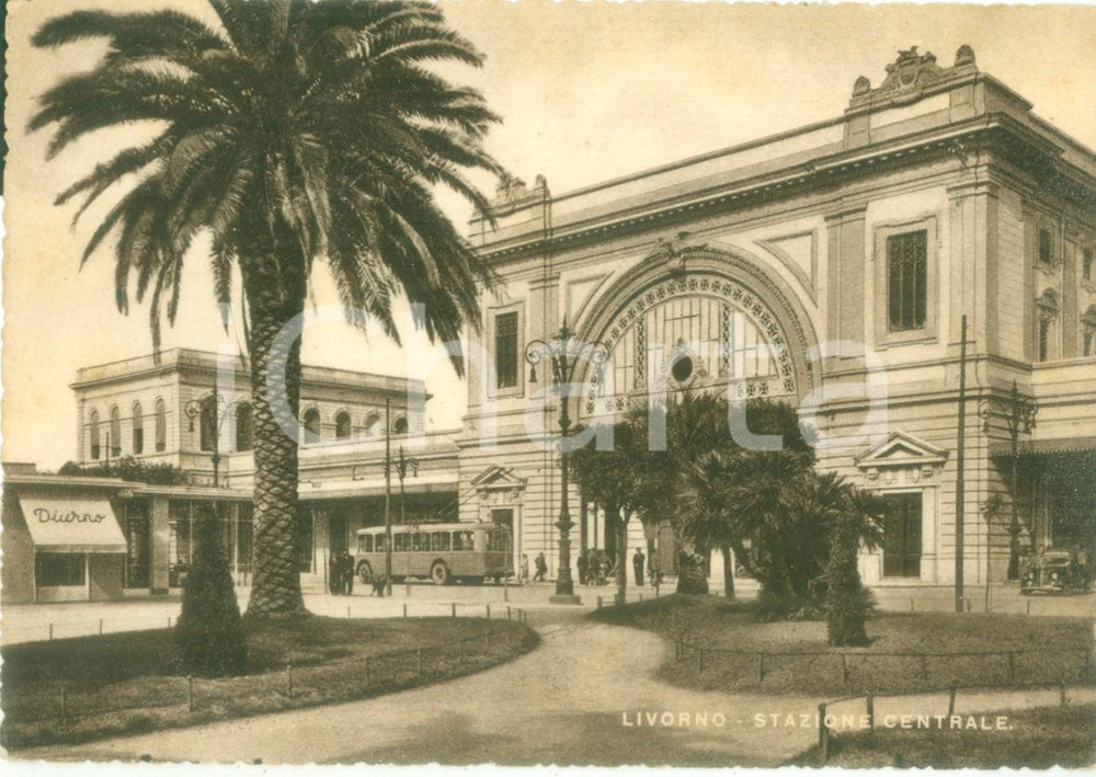 Cartolina originale da collezione 1940 ca LIVORNO Filobus alla Stazione Centrale Cartolina postale FG NV 1