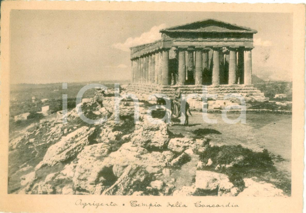 Cartolina originale da collezione 1940 ca AGRIGENTO Contadino su un mulo al Tempio della CONCORDIA Cartolina FG NV 1