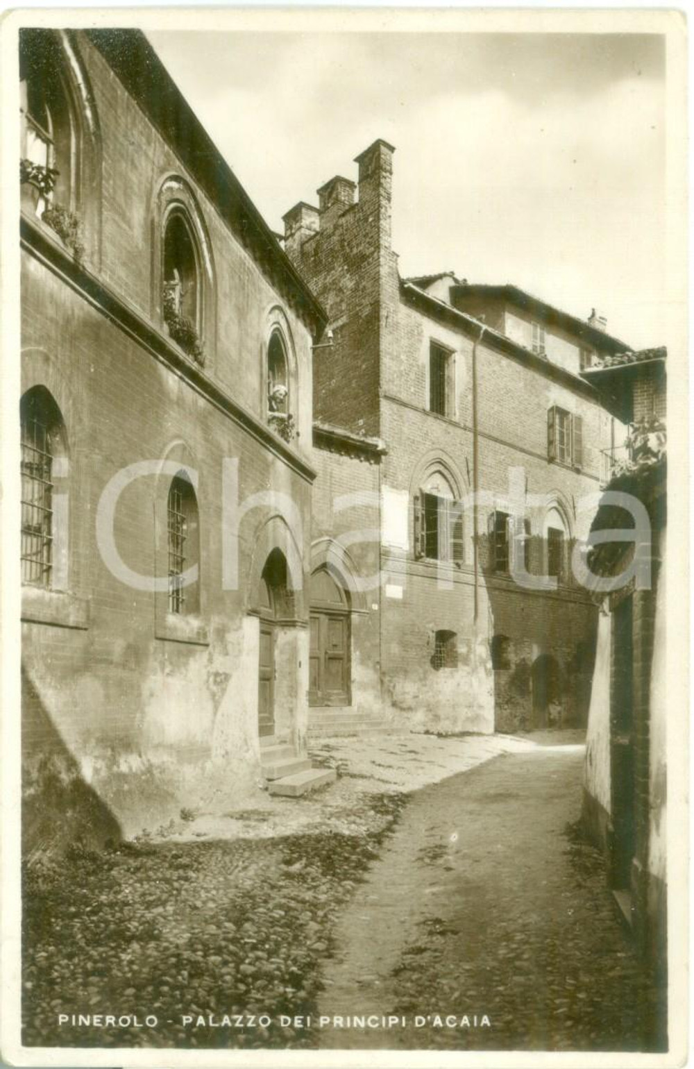 Cartolina originale da collezione 1930 ca PINEROLO TO Palazzo dei Principi d ACAIA Cartolina FP VG 1
