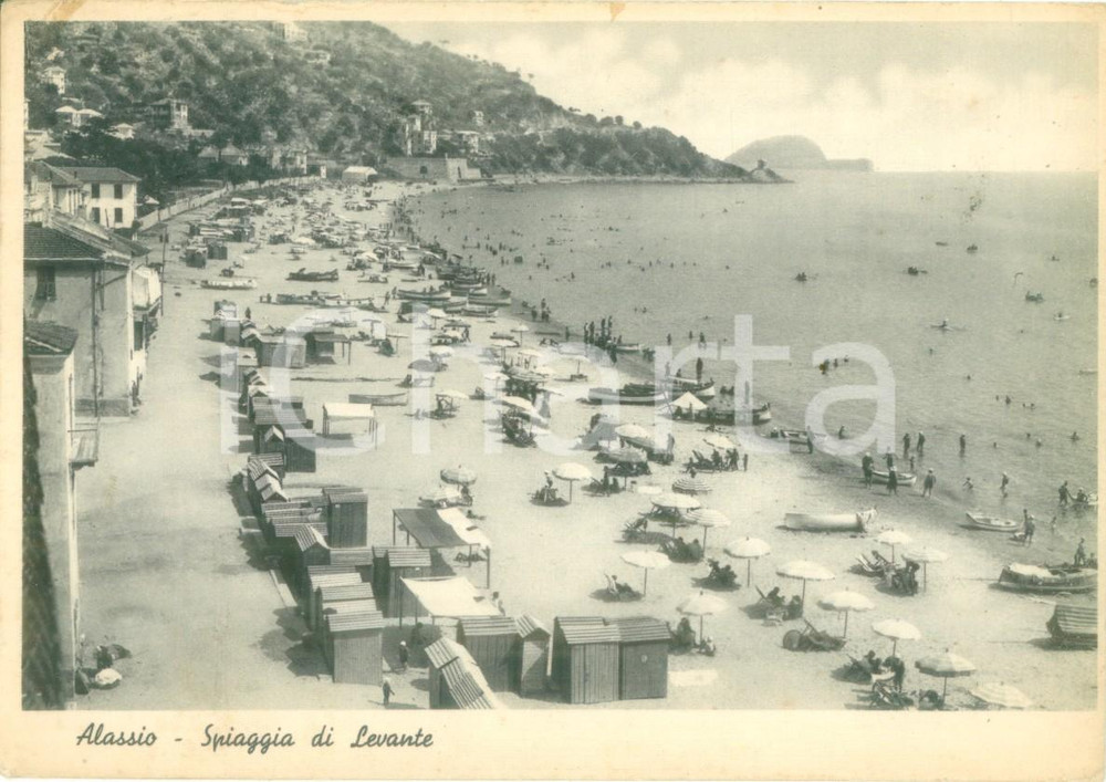 Cartolina originale da collezione 1935 ALASSIO SV Ombrelloni sulla spiaggia di Levante Cartolina FG VG 1