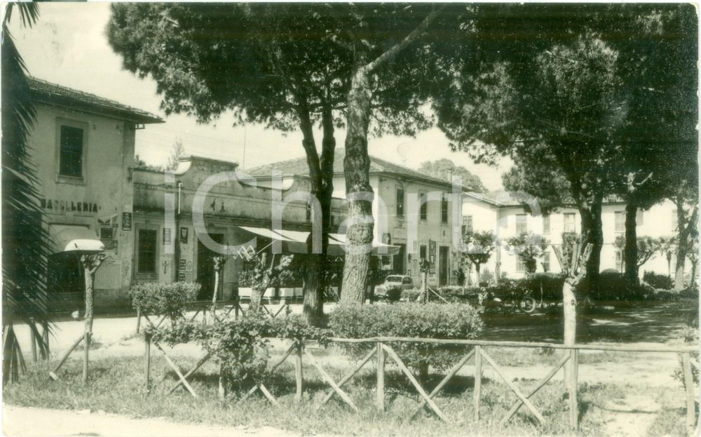 Cartolina originale da collezione 1961 FIUMICINO RM Macelleria in Piazza a MACCARESE Cartolina FG VG 1