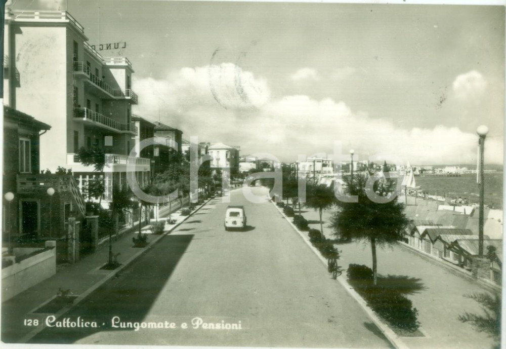 Cartolina originale da collezione 1956 CATTOLICA RN Veduta del lungomare e pensioni Cartolina FG VG 1