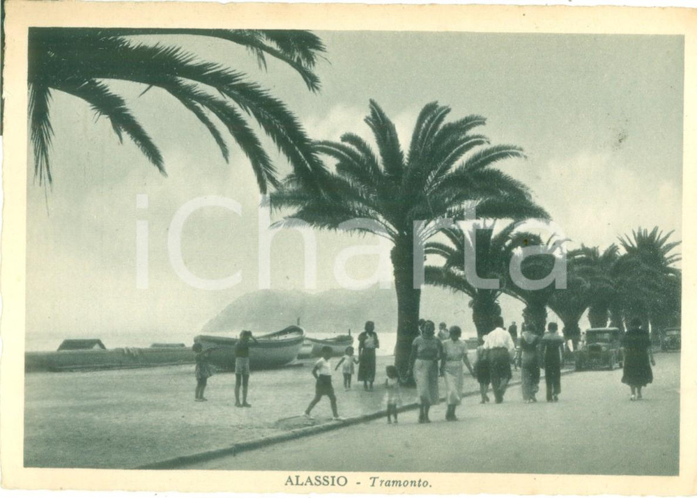 Cartolina originale da collezione 1939 ALASSIO SV Turisti sul lungomare al tramonto Cartolina FG VG 1