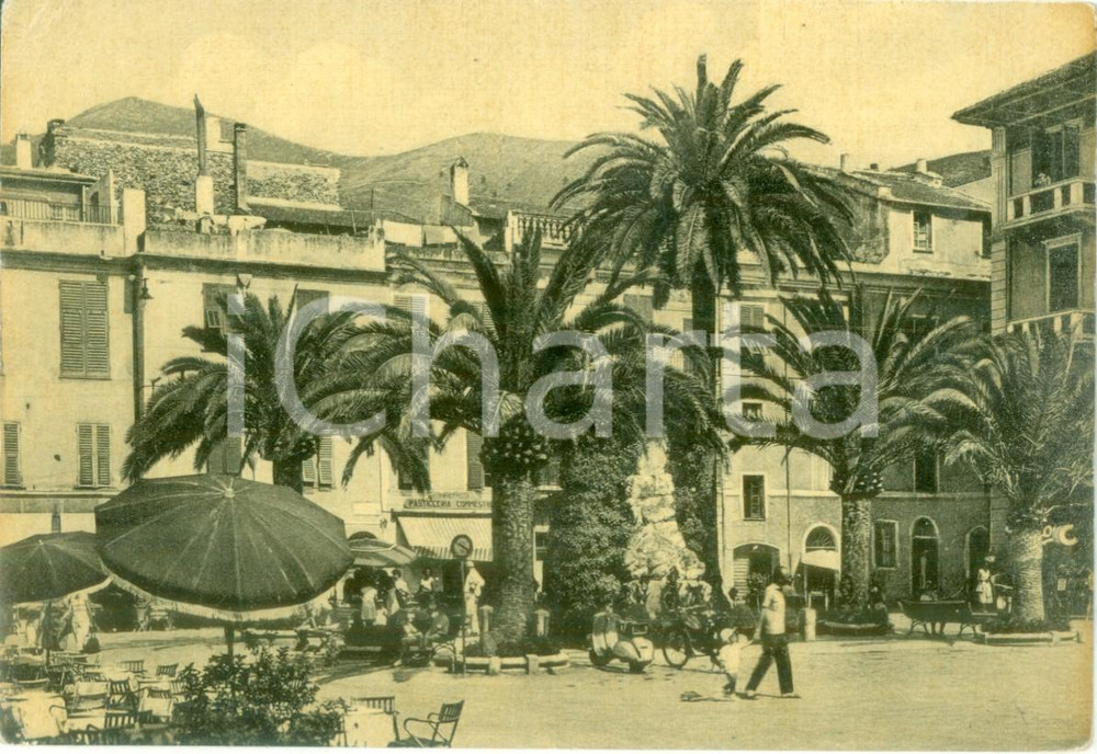 Cartolina originale da collezione 1965 ca CERIALE SV Piazza Vittoria e Monte Croce Cartolina ANIMATA FG VG 1