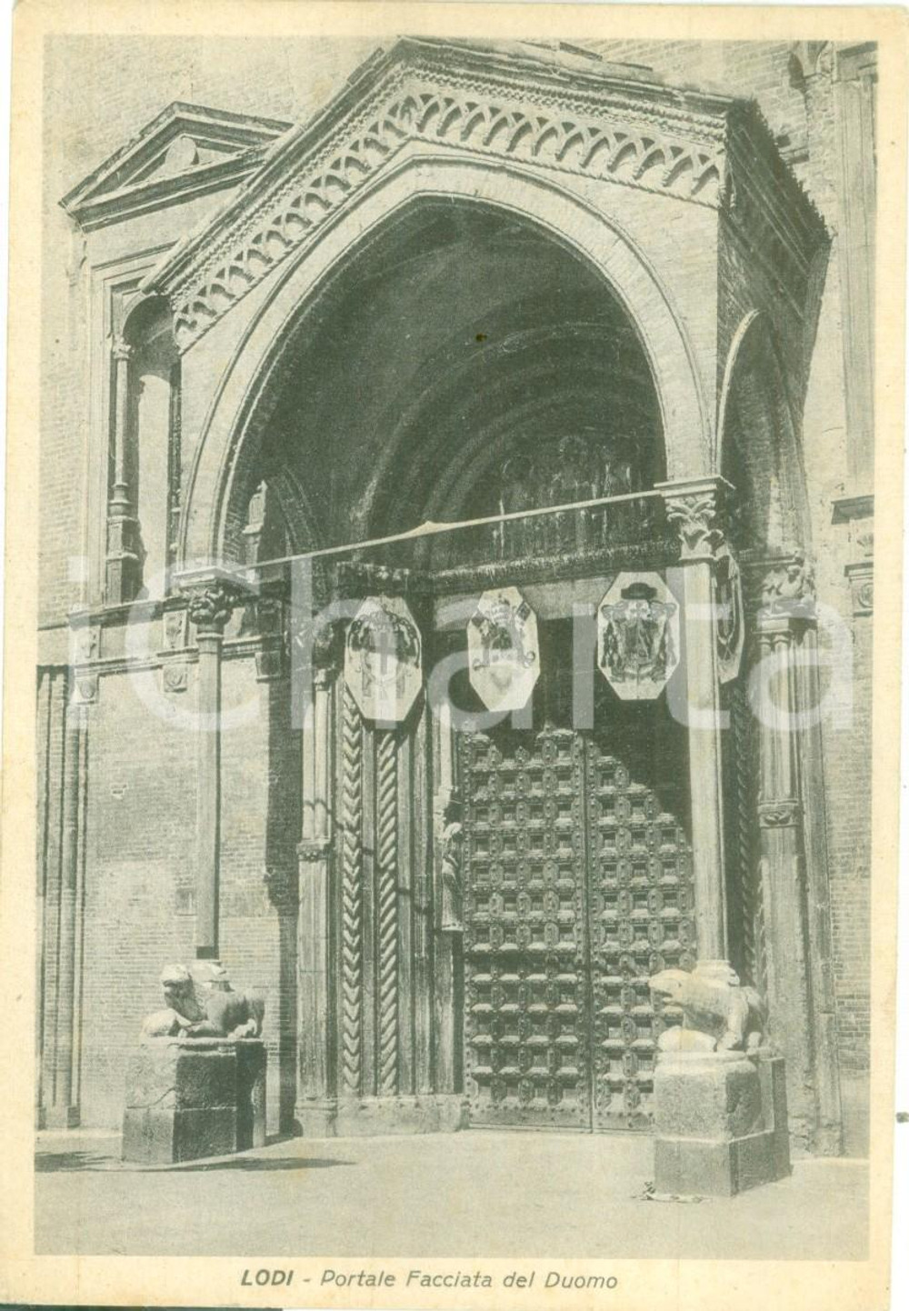 Cartolina originale da collezione 1945 ca LODI Portale della facciata del Duomo Cartolina postale FG NV 1