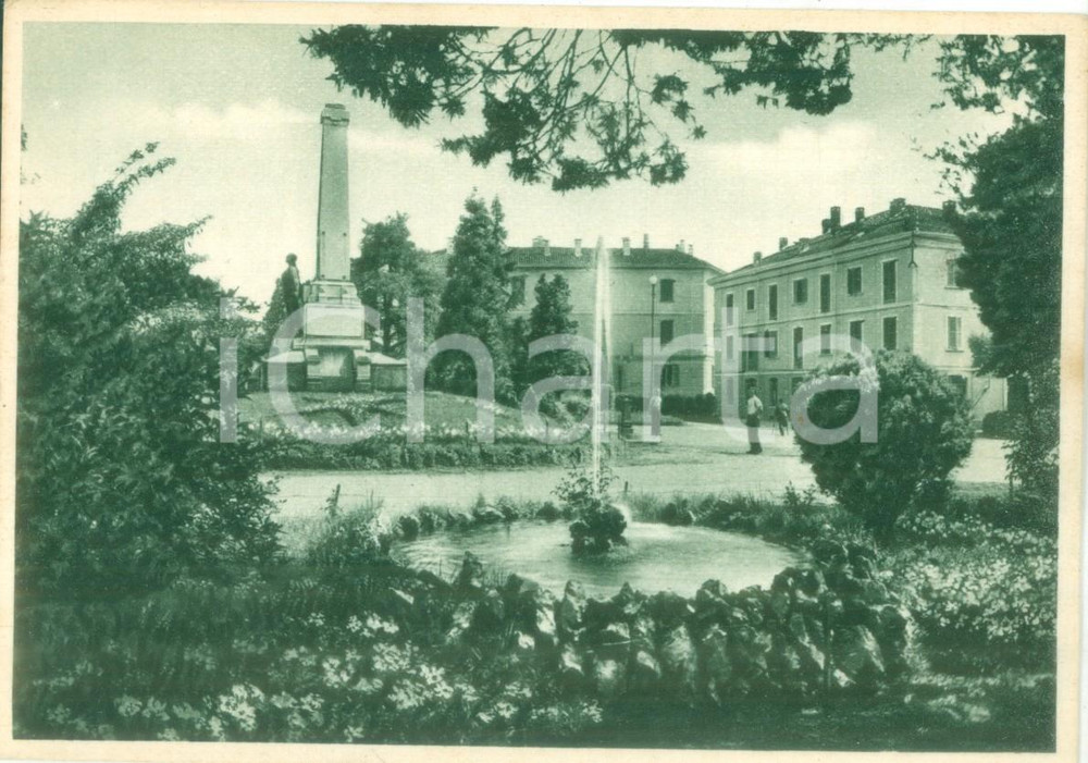 Cartolina originale da collezione 1955 ca BORGOMANERO NO Veduta dei giardini della stazione Cartolina FG VG 1