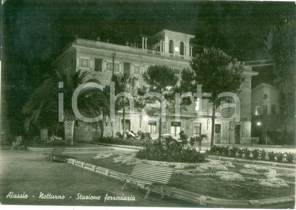 Cartolina originale da collezione 1943 ALASSIO SV Carrozze alla stazione ferroviaria notturno Cartolina FG VG 1