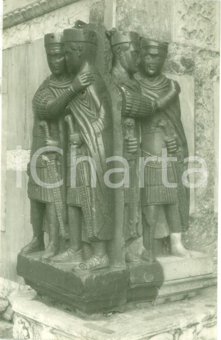 Cartolina originale da collezione 1940 ca VENEZIA Gruppo statuario in porfido Cartolina FP NV 1