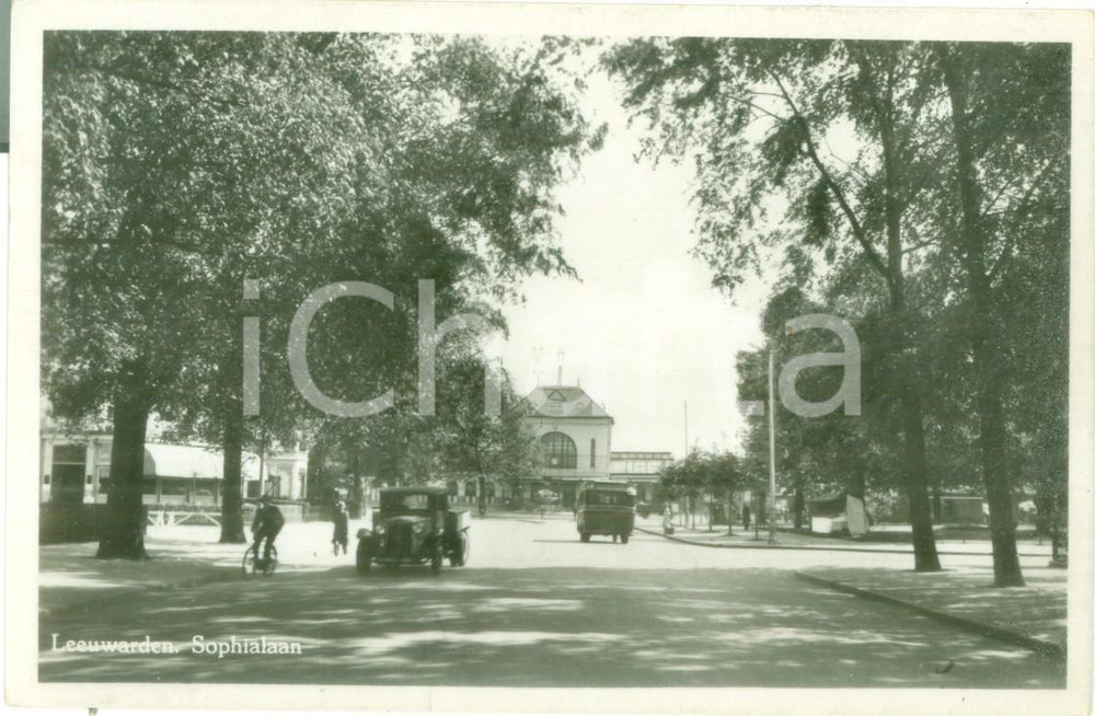 Cartolina originale da collezione 1950 ca LEEUWARDEN PAESI BASSI Automobili e biciclette in SOPHIALAAN Cartolina 1
