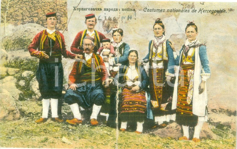 Cartolina originale da collezione 1930 ca ERZEGOVINA Gruppo familiare in costume tipico Cartolina DANNEGGIATA FP 1