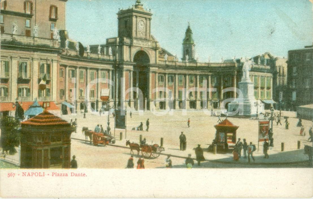Cartolina originale da collezione 1900 ca NAPOLI Calessi e passanti in Piazza DANTE Cartolina FP NV 1