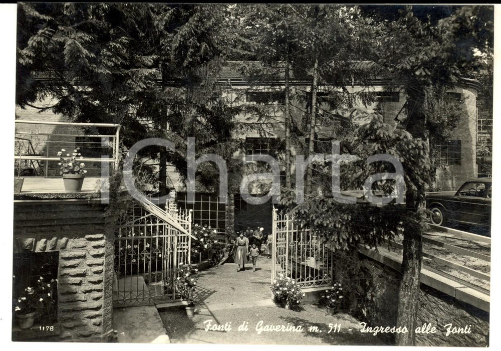 Cartolina originale da collezione 1956 Fonti di GAVERINA BG Ingresso alle Fonti Cartolina animata FG VG 1