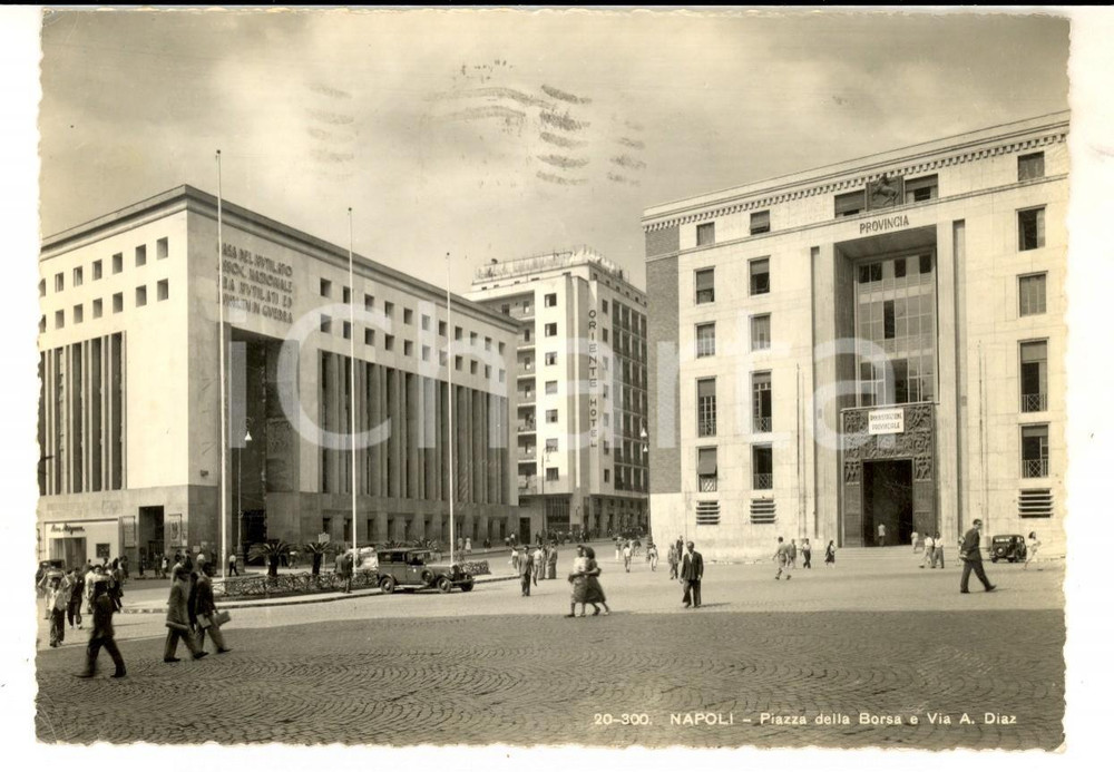 Cartolina originale da collezione 1949 NAPOLI Piazza della Borsa e via DIAZ Cartolina ANIMATA FG VG 1