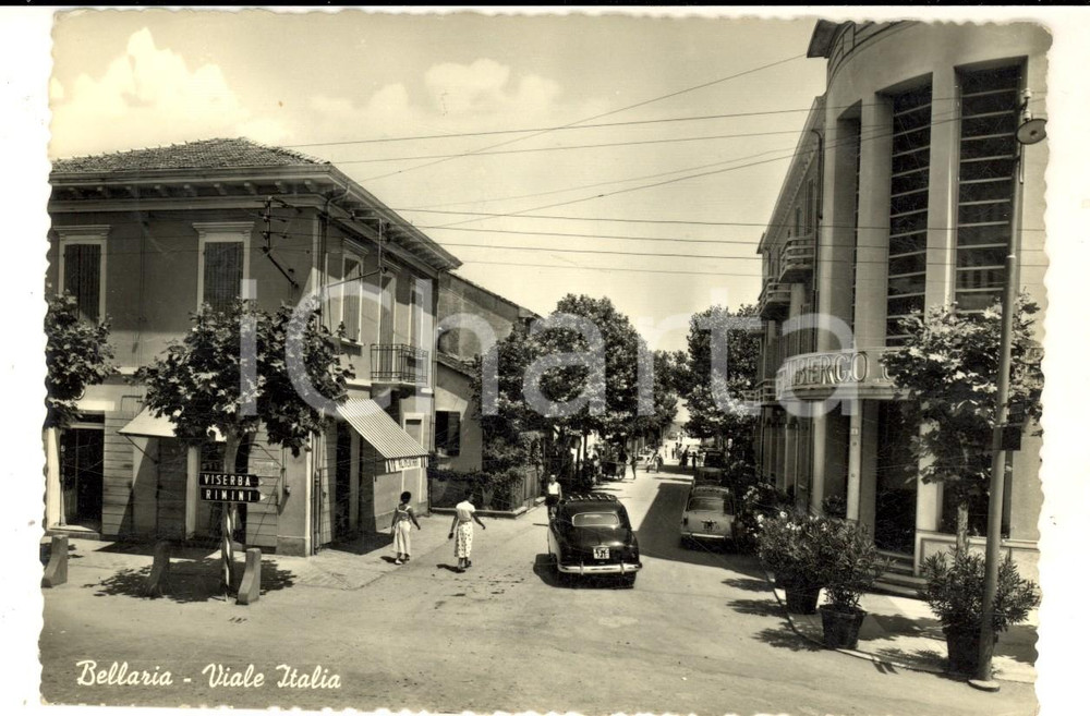 Cartolina originale da collezione 1956 BELLARIA IGEA MARINA RN Veduta di viale Italia Cartolina ANIMATA auto FG 1