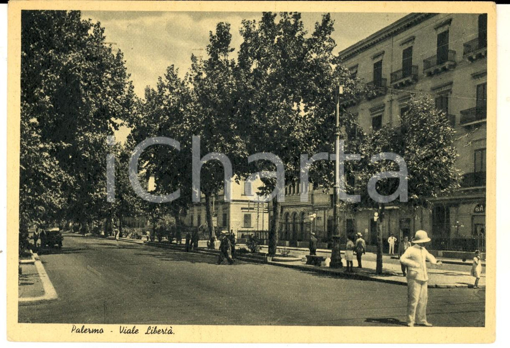Cartolina originale da collezione 1947 PALERMO Veduta di viale LibertÃ  con vigile urbano Cartolina postale FG VG 1