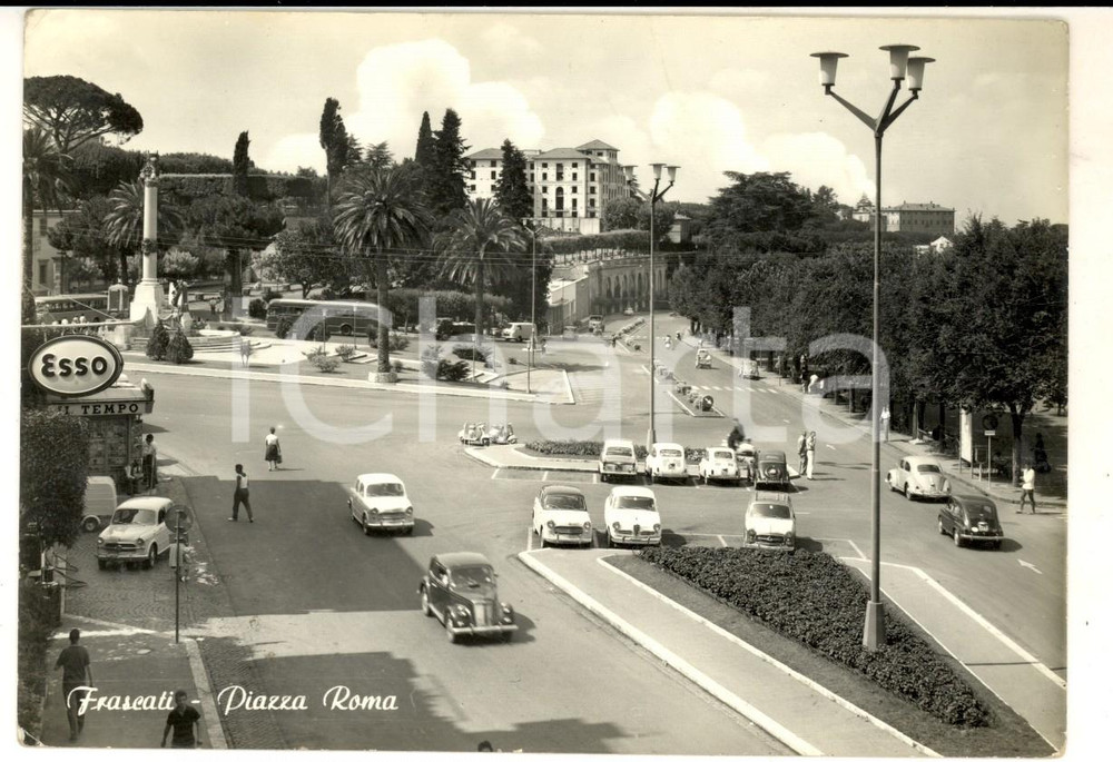 Cartolina originale da collezione 1962 FRASCATI RM Veduta di piazza ROMA Cartolina ANIMATA PubblicitÃ  ESSO FG 1