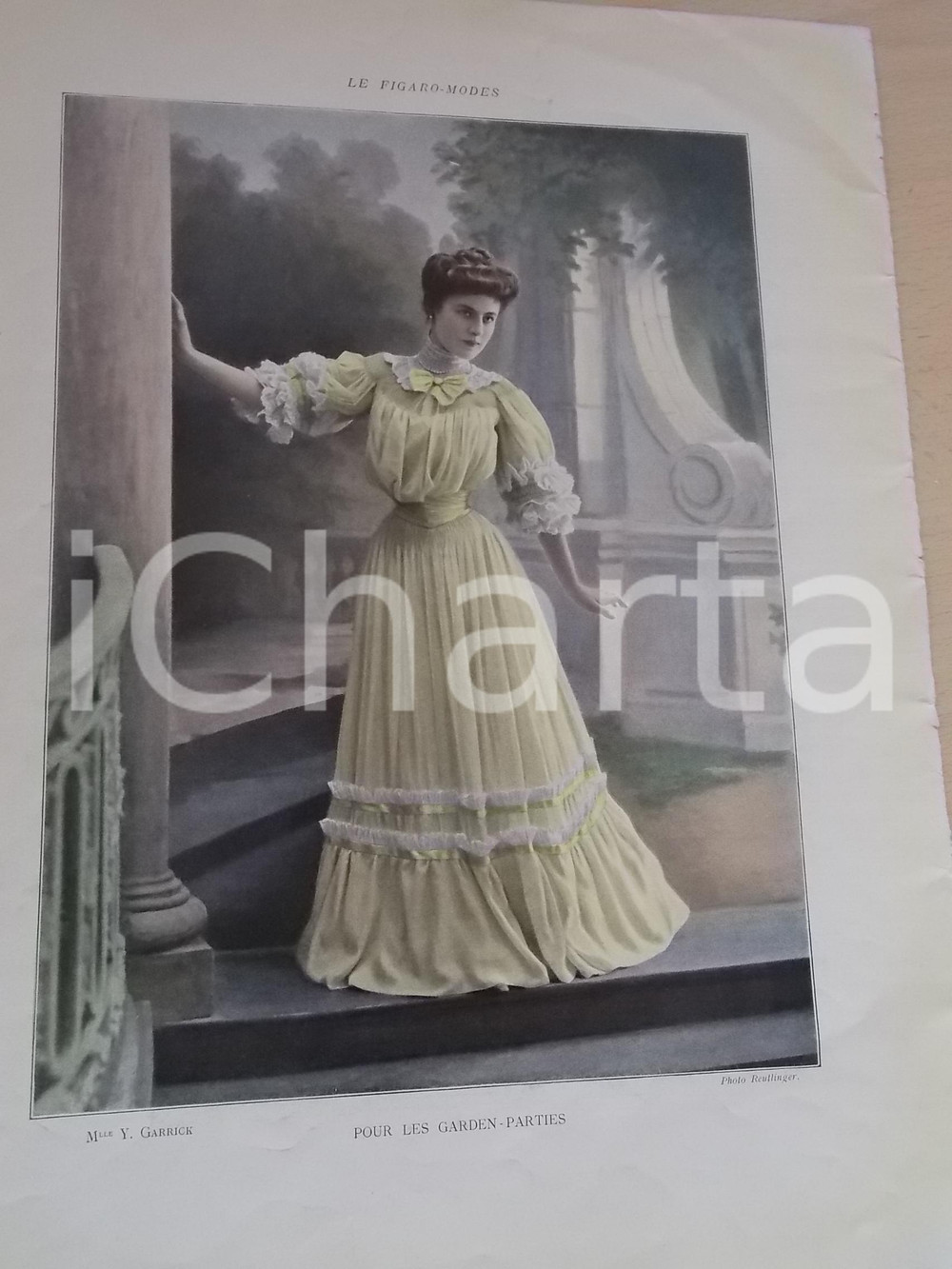 Stampa, bozzetto originale 1890 ca LE FIGARO  MODES M.lle GARRICK  Pour les gardenparties Tavola 27x35 1