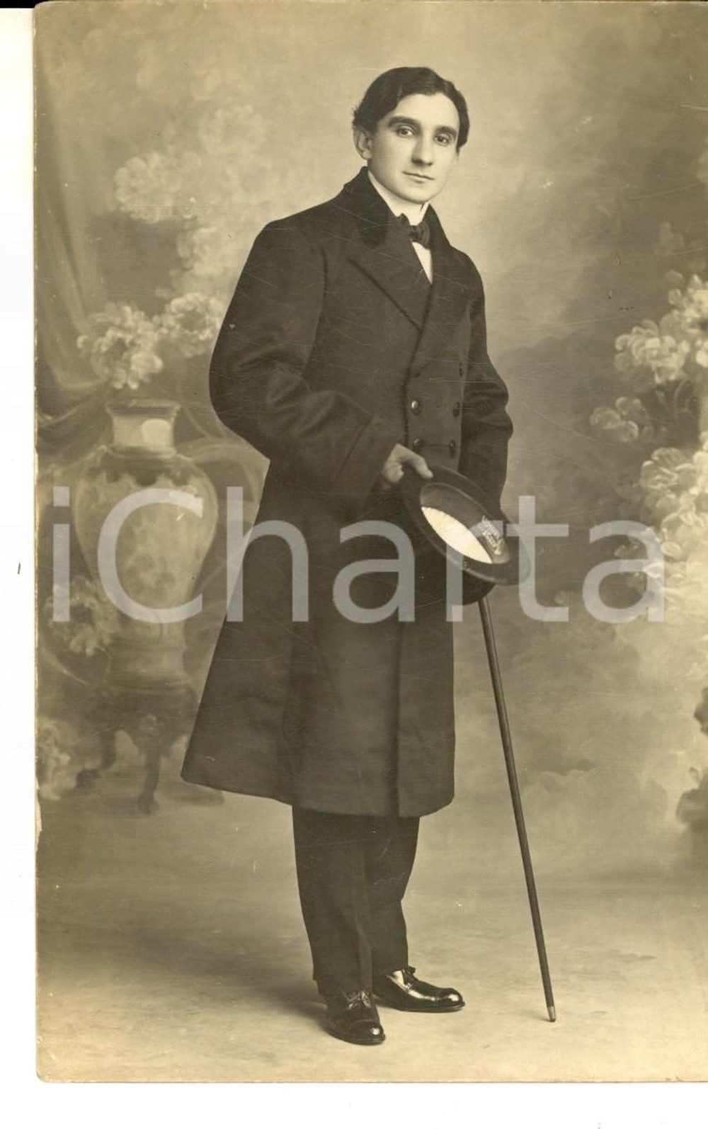 Fotografia d epoca originale 1905 ca COMO Ritratto di un cantante di operetta Foto cartolina MONTORFANO 1