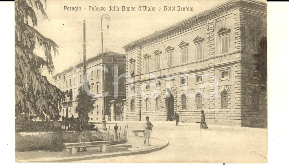 Cartolina originale da collezione 1920 PERUGIA Palazzo BANCA D ITALIA e Hotel BRUFANI Cartolina ANIMATA VG 1