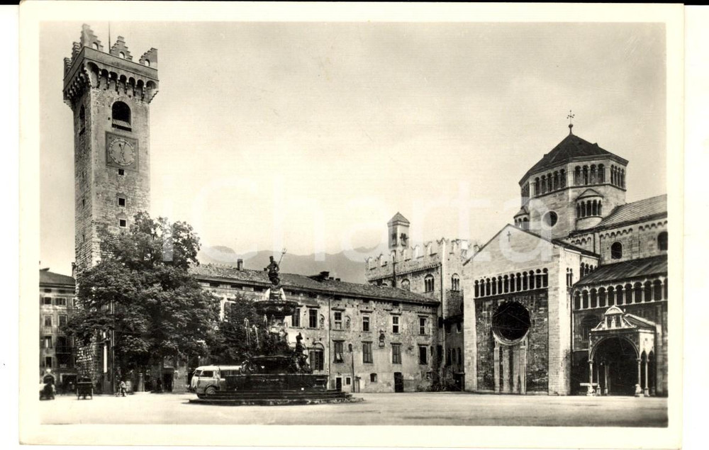 Cartolina originale da collezione 1951 TRENTO Torre Grande, Fontana del NETTUNO e Duomo Cartolina ANIMATA FP VG 1