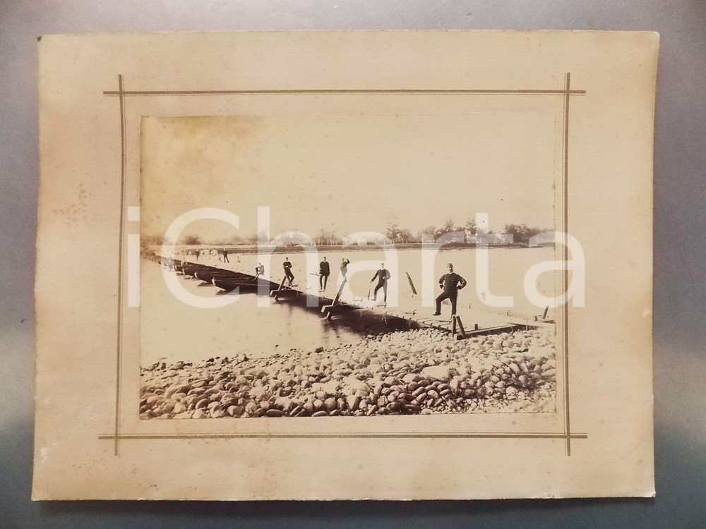 Fotografia d epoca originale 1880 ca PIACENZA Ponte di barche con militari  Foto RARA 35x26 cm 1
